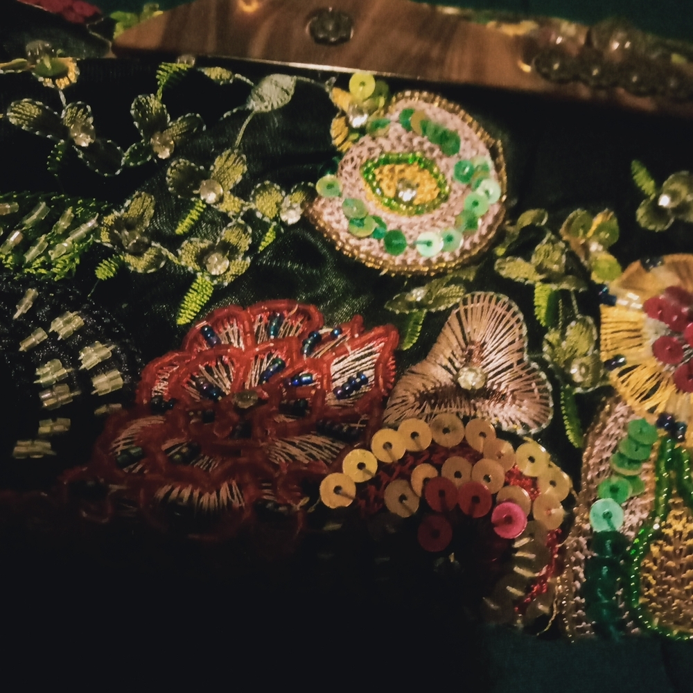LULLU LALLA multicolor sequin/ bead/ diamante kisslock evening π - Picture 4 of 16